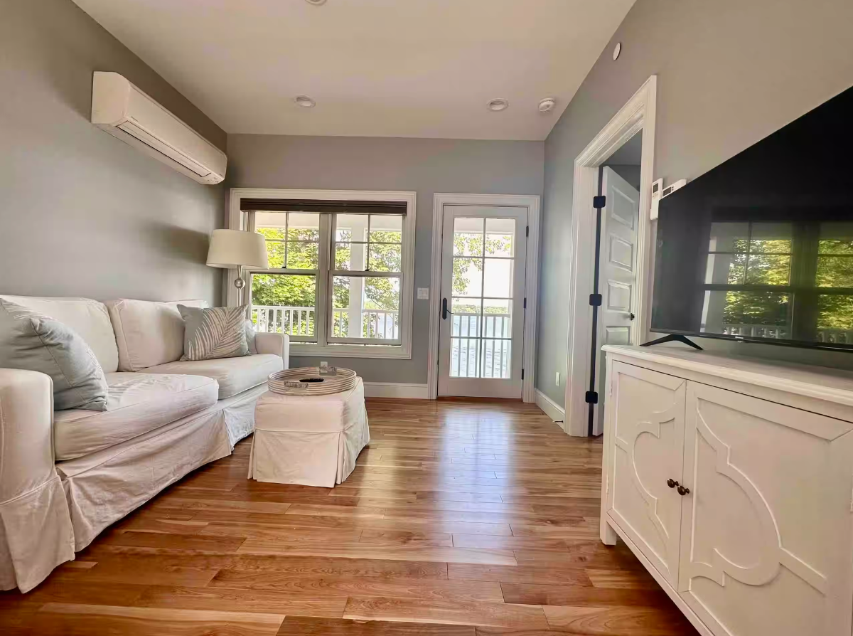 Morning Bliss | Boutique Lakefront Retreat | Seasonal Rental (Oct-May) - Photo 2