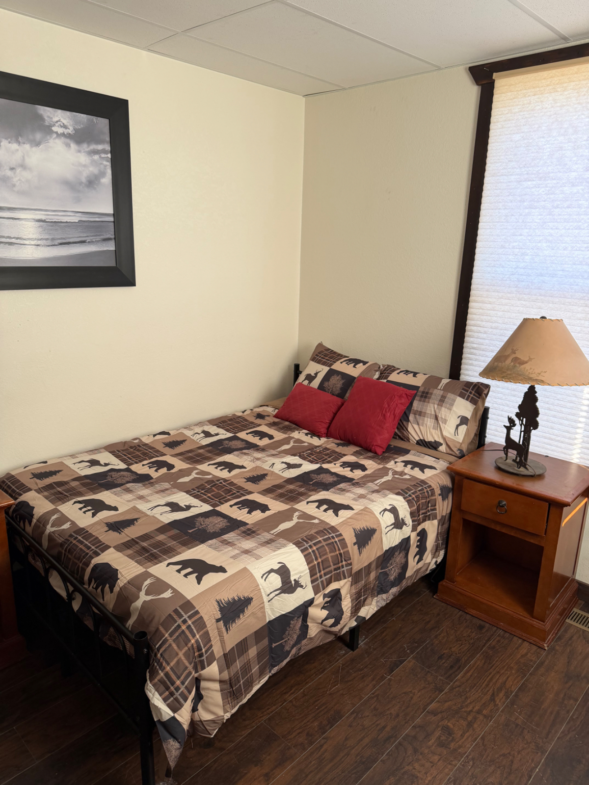 Clean, comfortable, inexpensive extended-stay rooms near Pinedale - Photo 7
