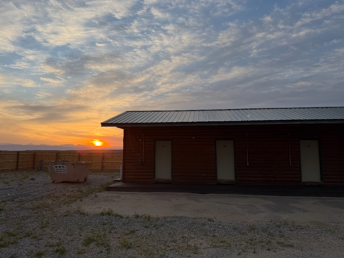 Clean, comfortable, inexpensive extended-stay rooms near Pinedale - Photo 2