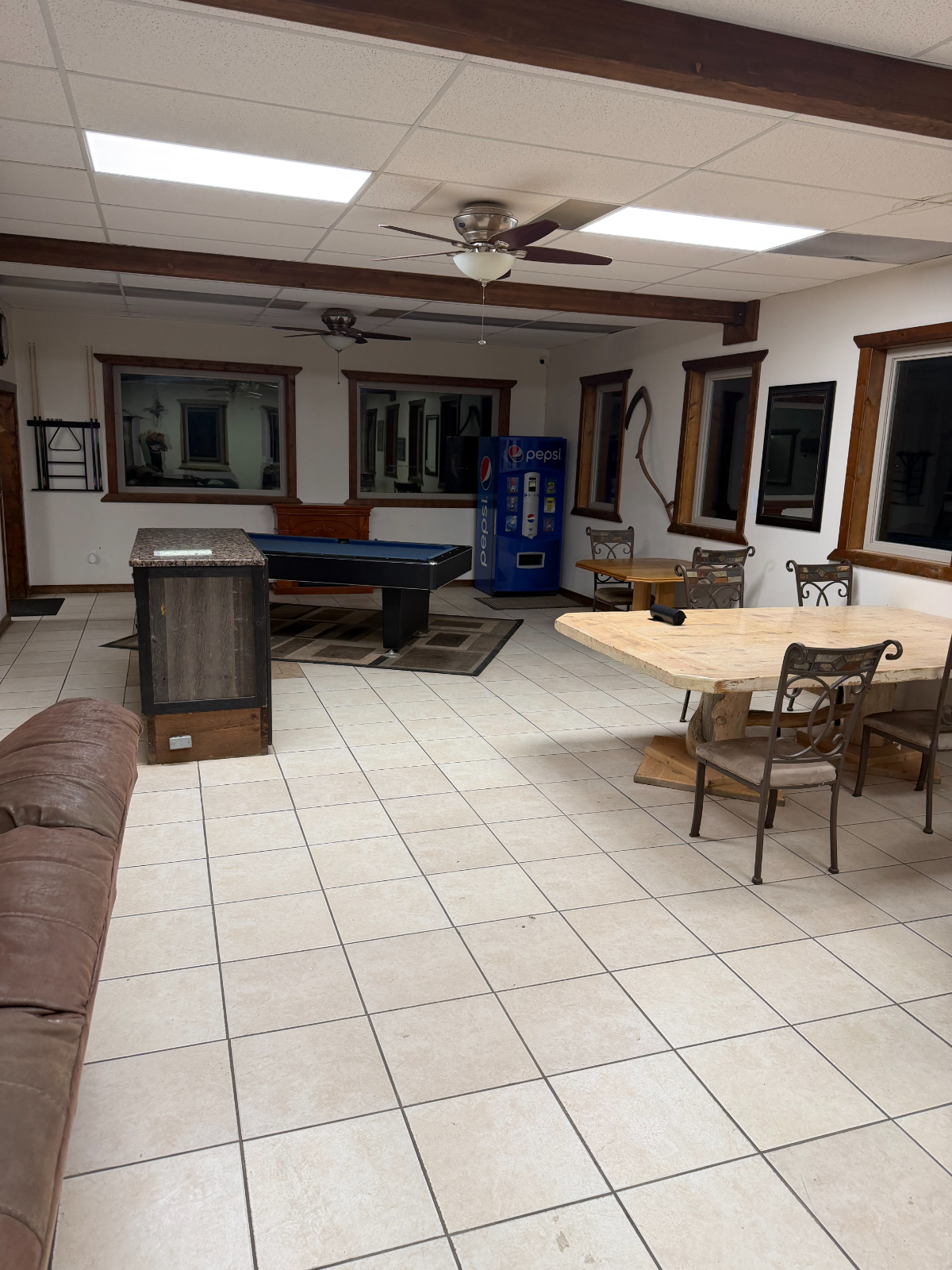 Clean, comfortable, inexpensive extended-stay rooms near Pinedale - Photo 10