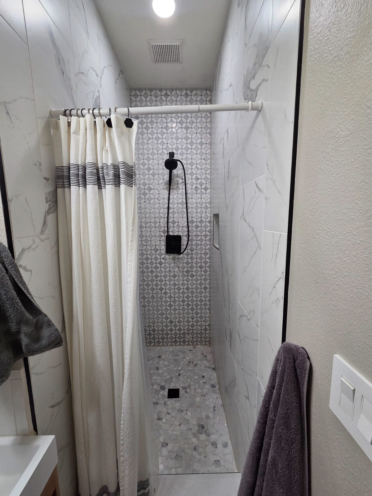 Stylish Meridian  Apartment Suite Near The Village & St. Luke's - Photo 11