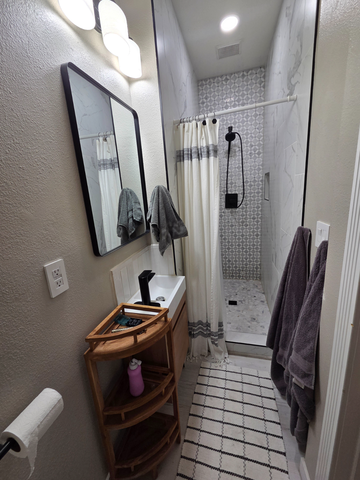 Stylish Meridian  Apartment Suite Near The Village & St. Luke's - Photo 9