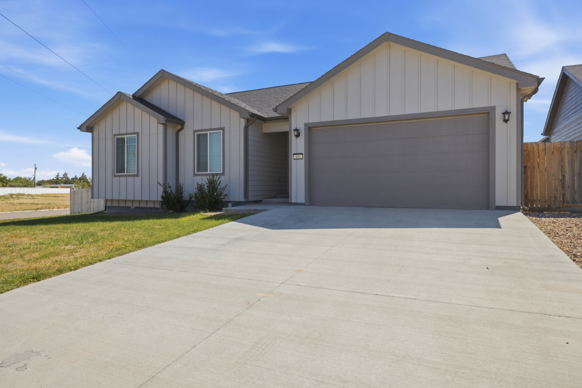 New Construction 3BR/2BA West Casper / Mills WY - Fully Furnished, Turnkey for Traveling Professiona - Photo 2