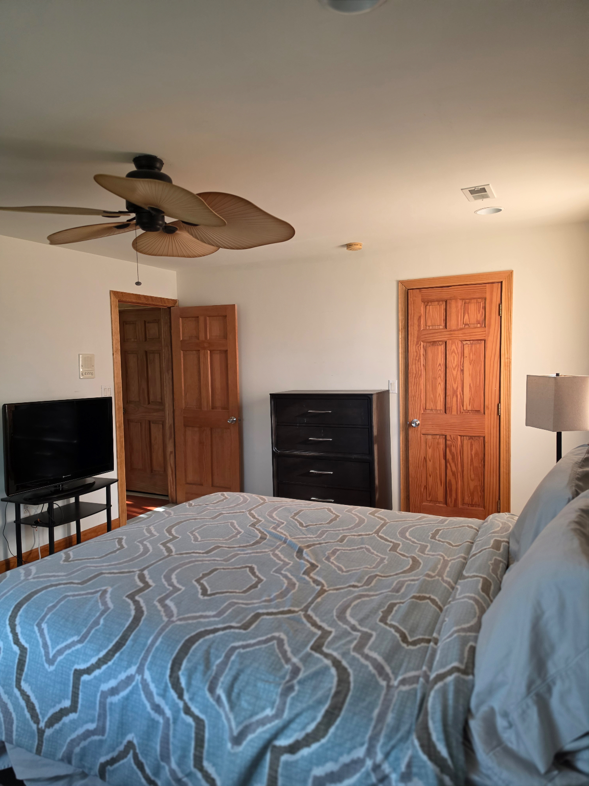 Private Brookland Suite with Ensuite Bath| Minutes to DC Hospitals - Photo 2
