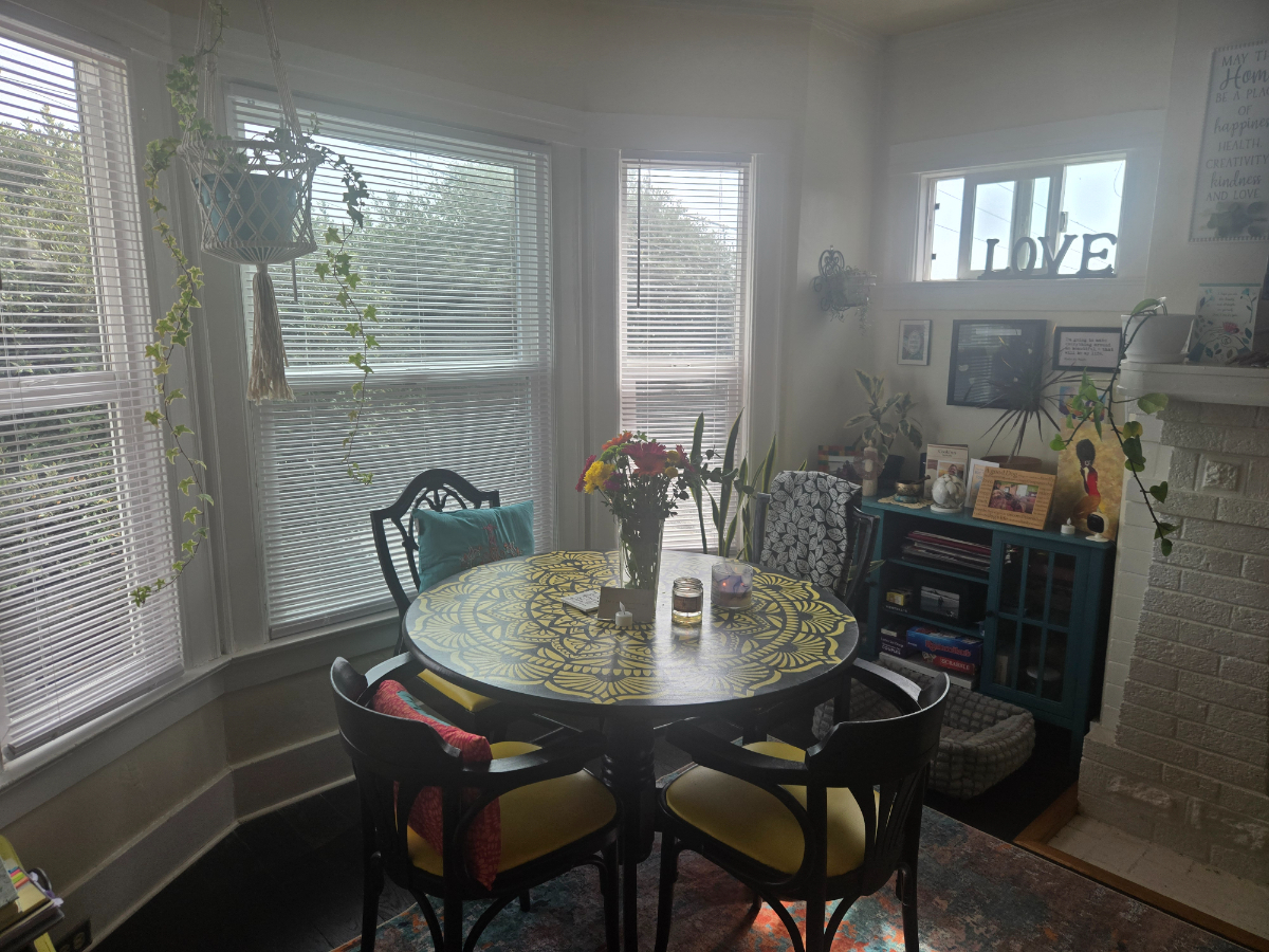 Home away from Home - Photo 2