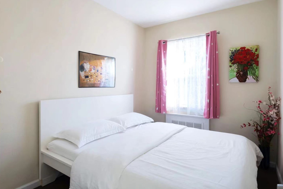 New! Stylish! Comfortable! Main St! Free Parking! (A21) - Photo 2