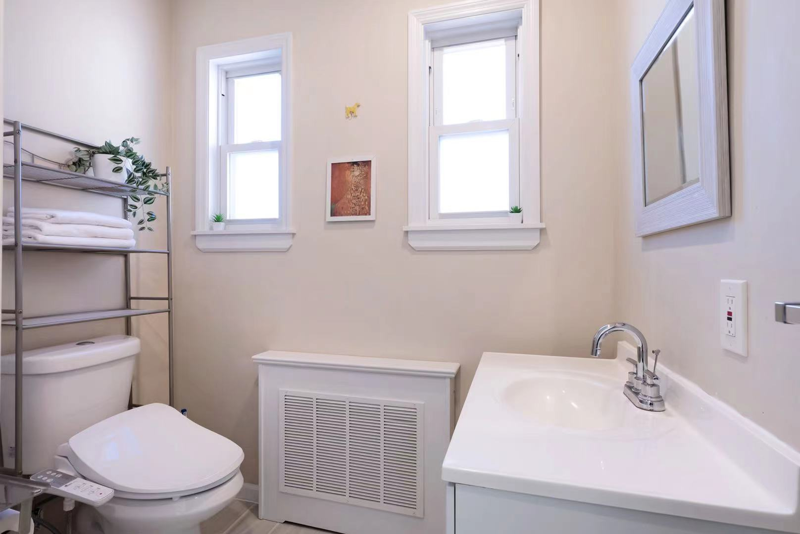 New! Stylish! Comfortable! Main St! Free Parking! (A21) - Photo 11
