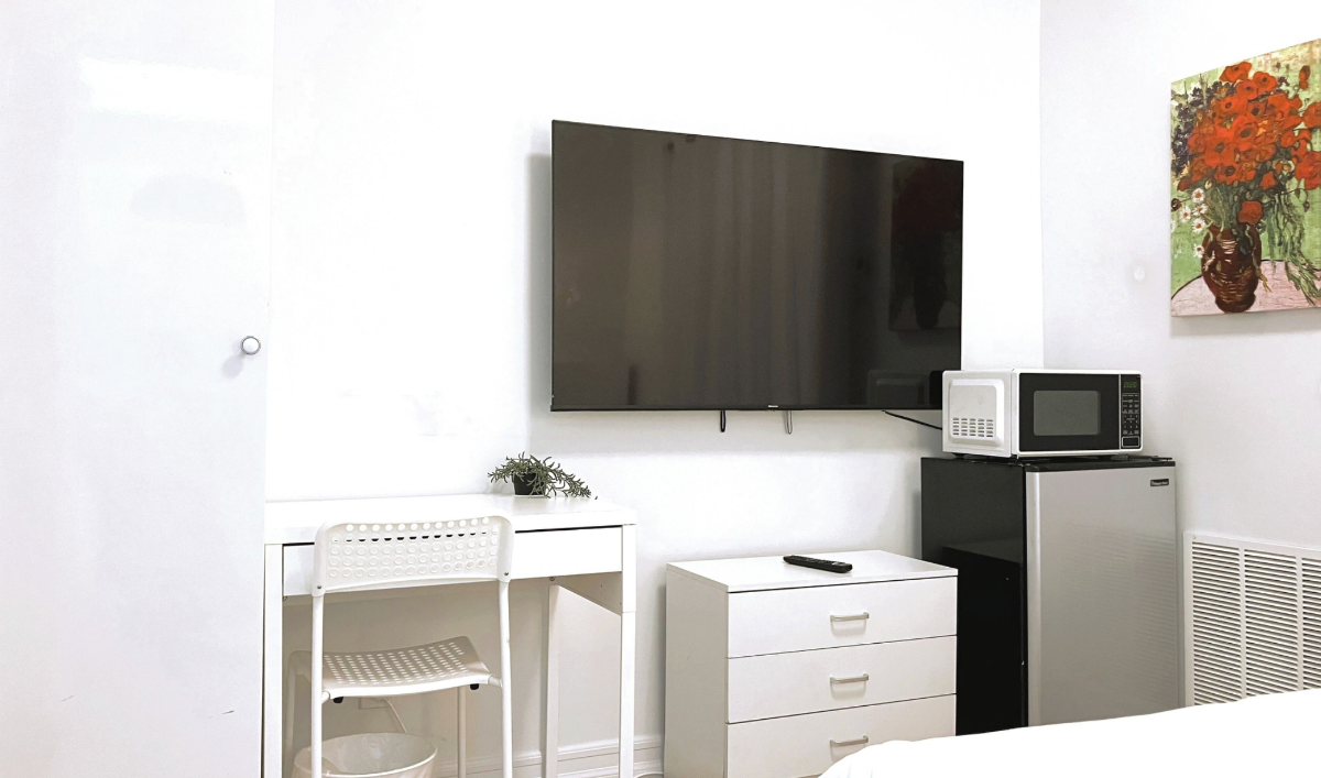 New! Stylish! Comfortable! Main St! Free Parking! (A21) - Photo 2