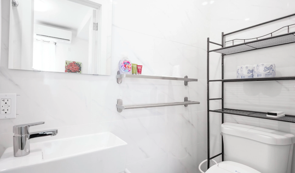 New! Stylish! Comfortable! Main St! Free Parking! (A21) - Photo 3