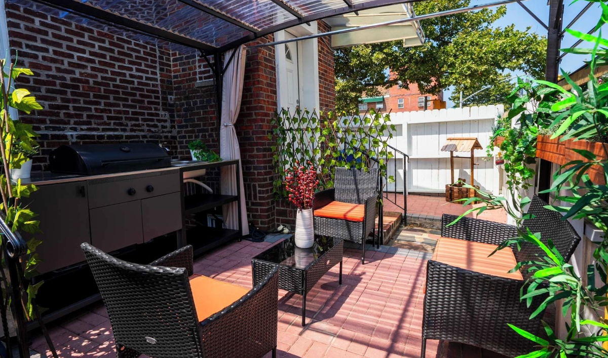 New! Stylish! Comfortable! Main St! Free Parking! (A21) - Photo 6
