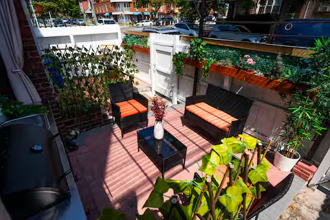 New! Stylish! Comfortable! Main St! Free Parking! (A21) - Photo 10