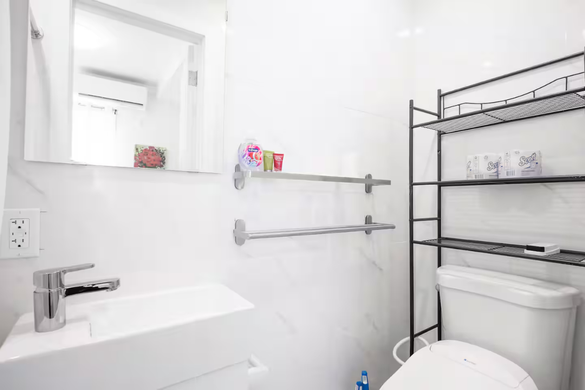 New! Stylish! Comfortable! Main St! Free Parking! (A21) - Photo 8