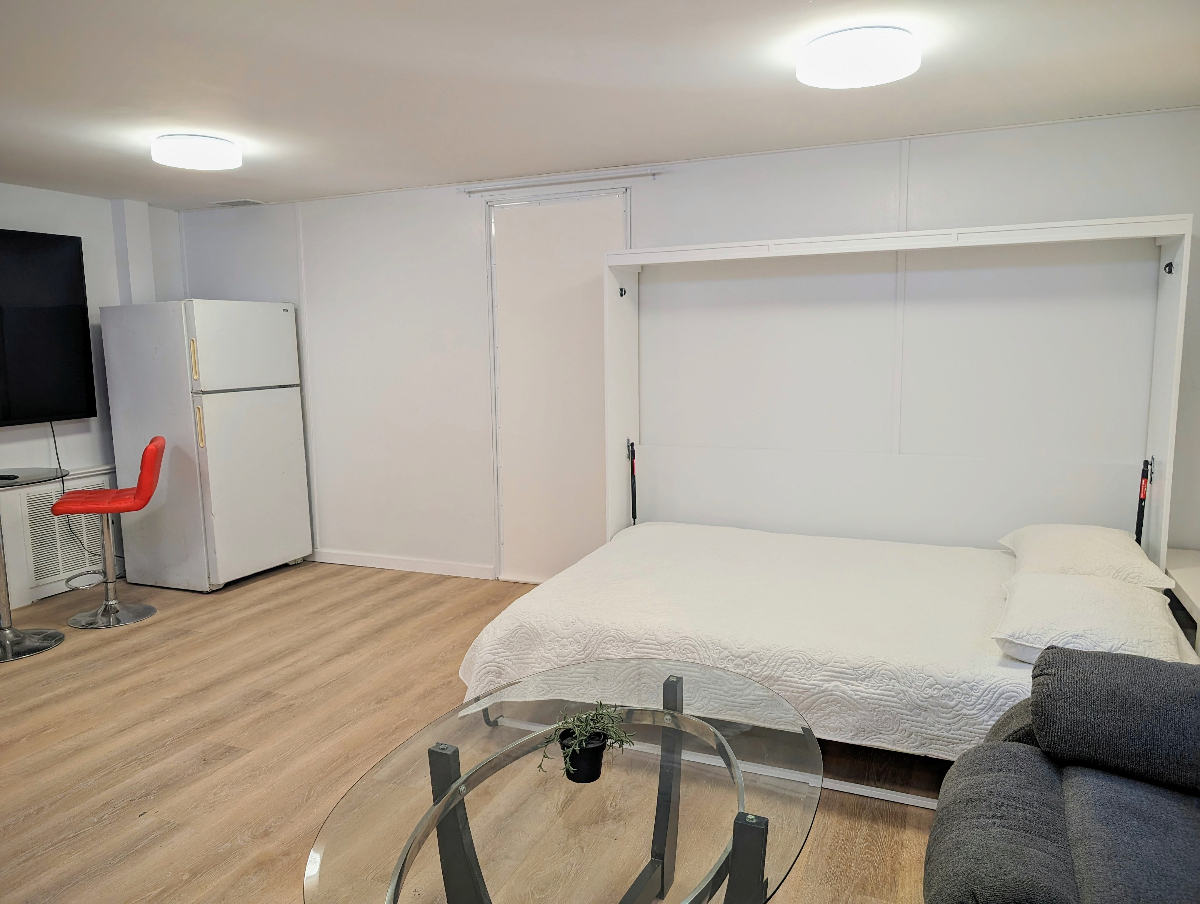 New! Stylish! Comfortable! Main St! Free Parking! (A21) - Photo 5