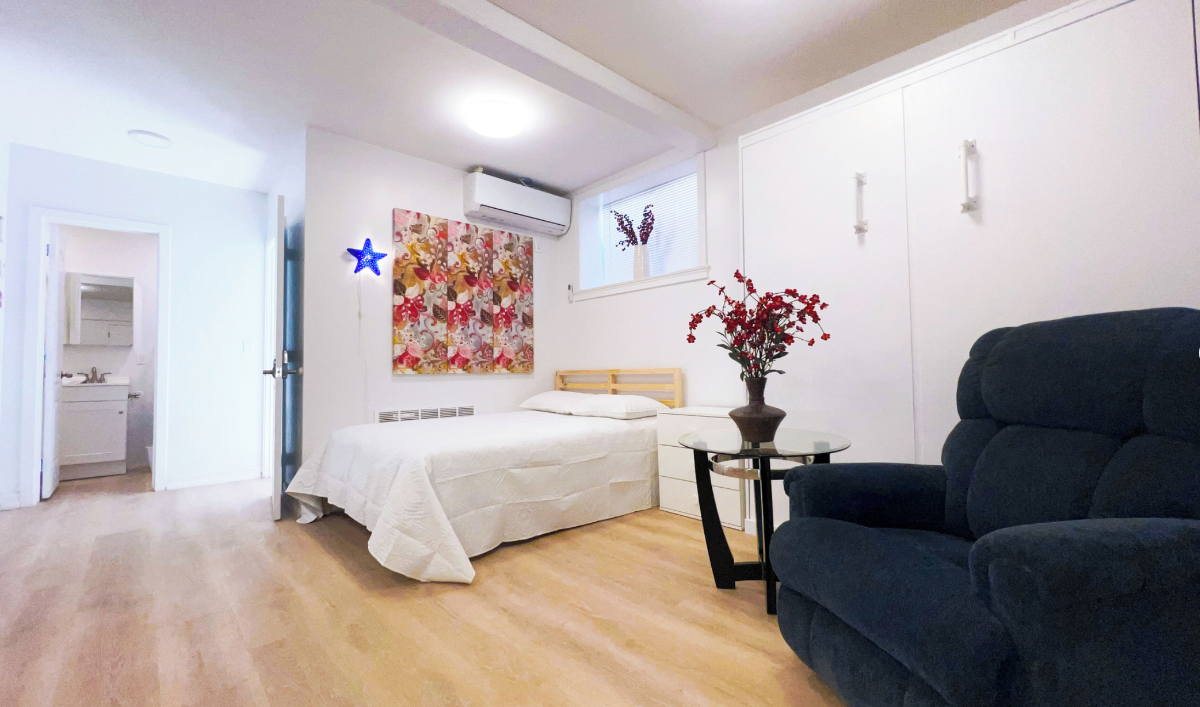 New! Stylish! Comfortable! Main St! Free Parking! (A21) - Photo 3