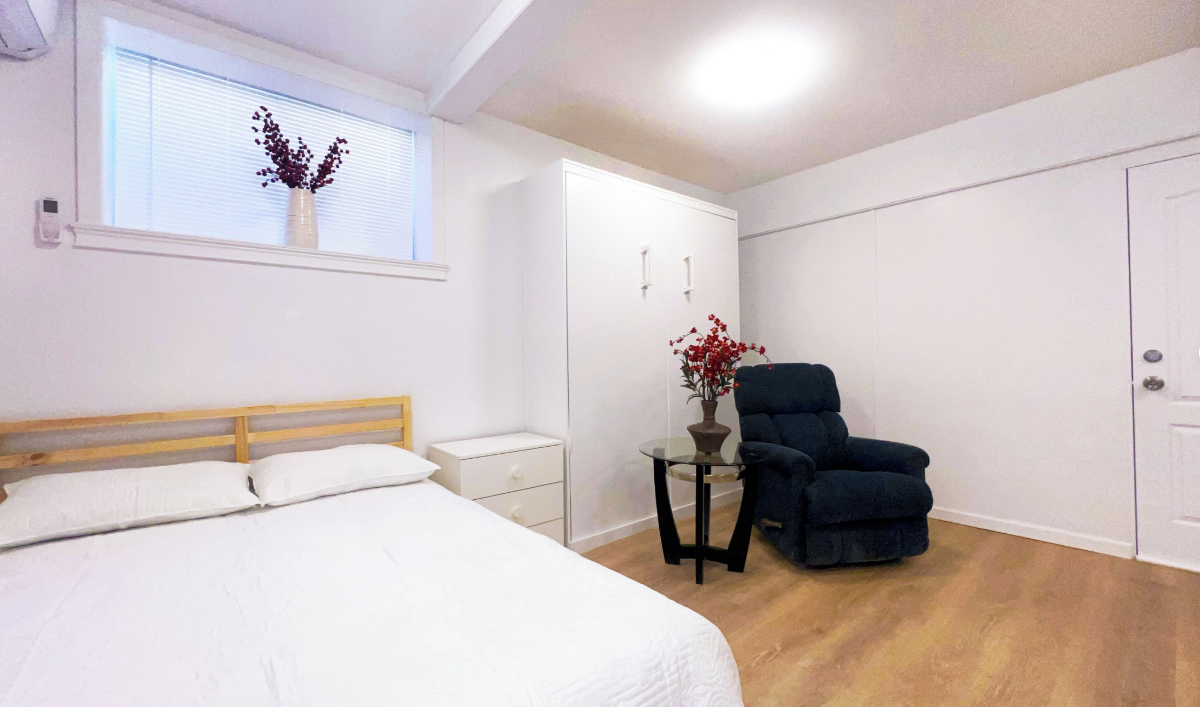 New! Stylish! Comfortable! Main St! Free Parking! (A21) - Photo 6