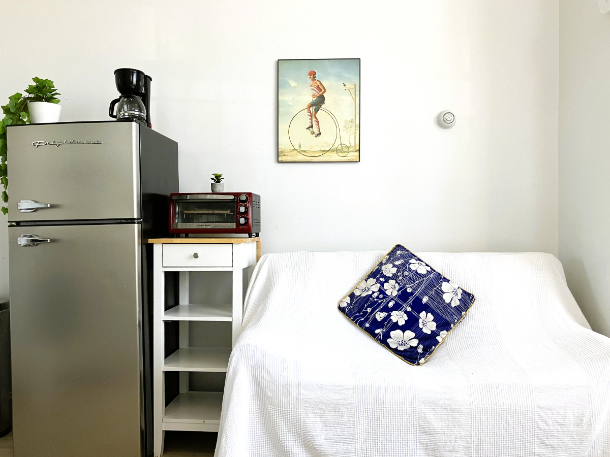 New! Stylish! Comfortable! Main St! Free Parking! (A21) - Photo 5