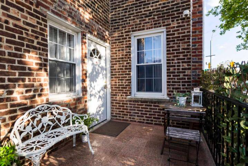 New! Stylish! Comfortable! Main St! Free Parking! (A21) - Photo 12