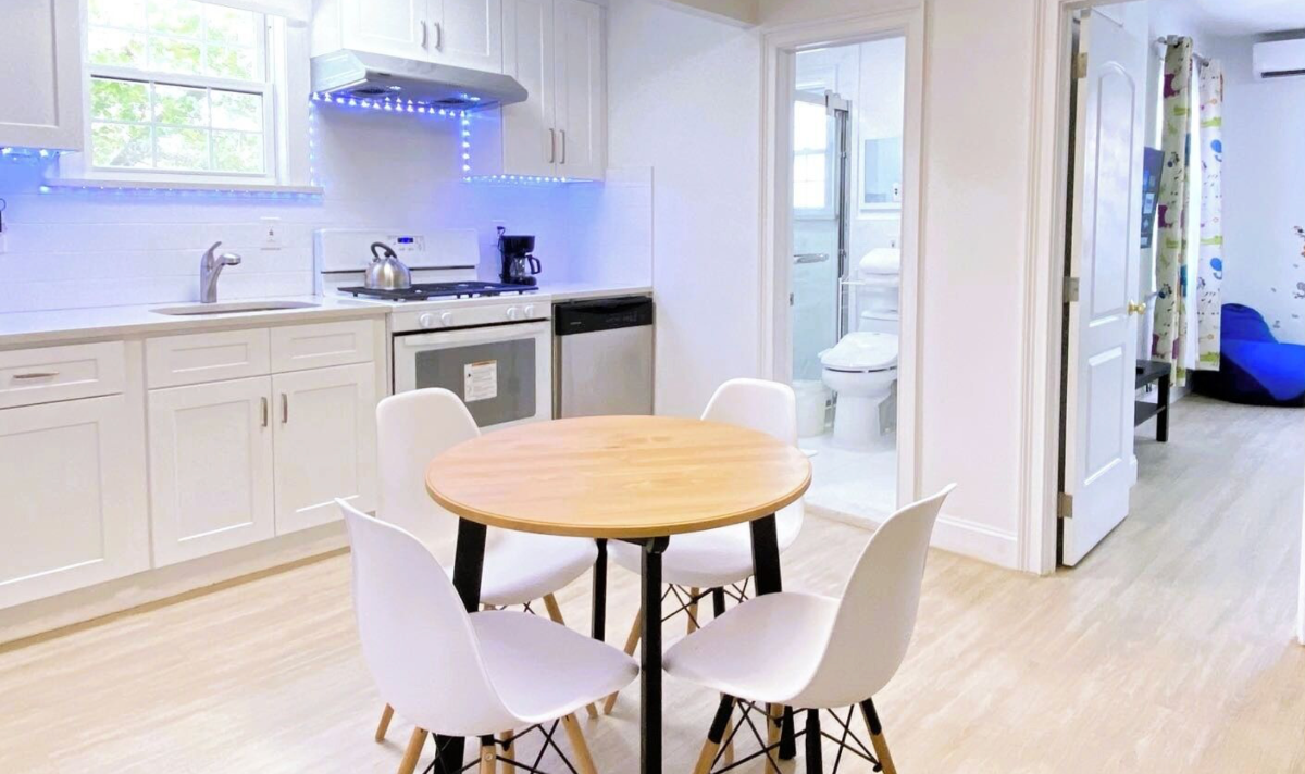 New! Stylish! Comfortable! Main St! Free Parking! (A21) - Photo 2