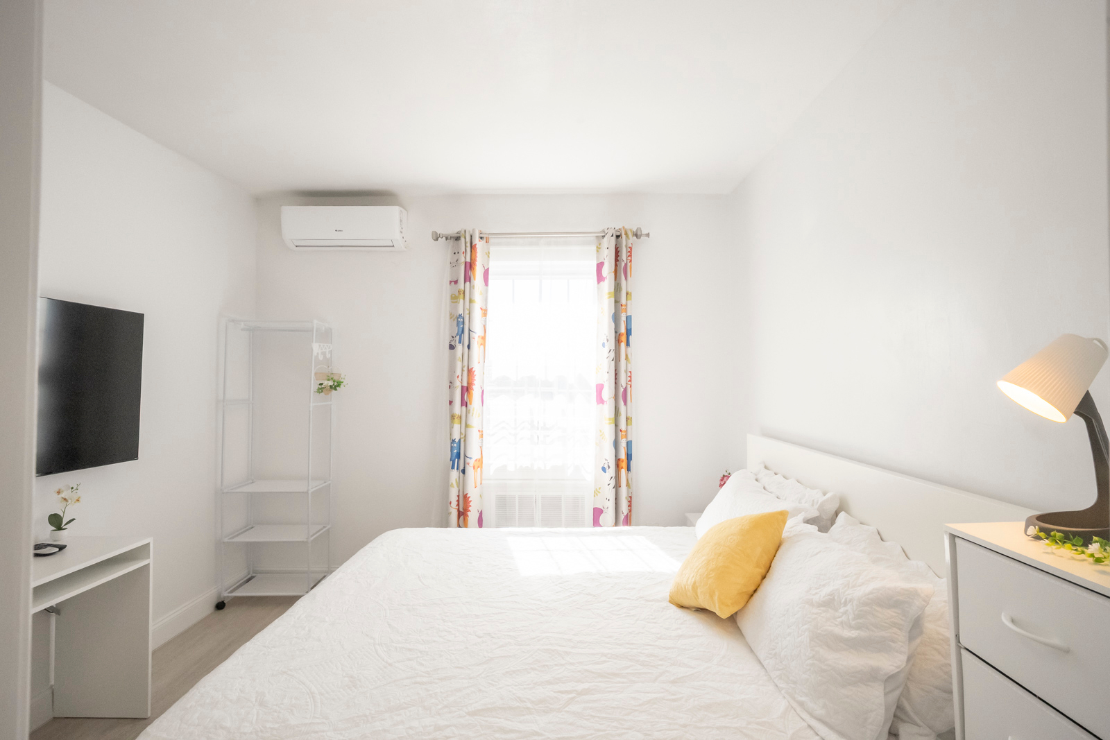 New! Stylish! Comfortable! Main St! Free Parking! (A21) - Photo 8