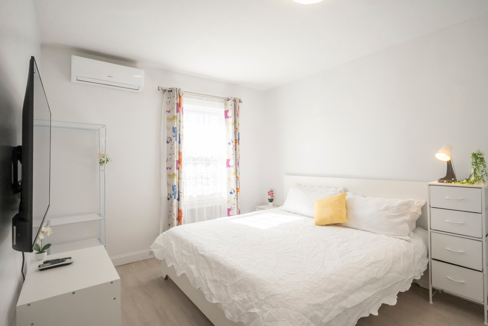 New! Stylish! Comfortable! Main St! Free Parking! (A21) - Photo 1