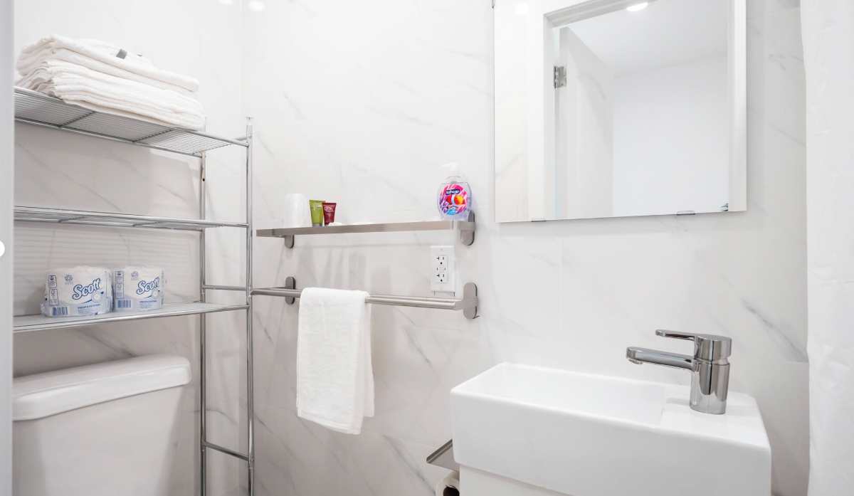 New! Stylish! Comfortable! Main St! Free Parking! (A21) - Photo 3