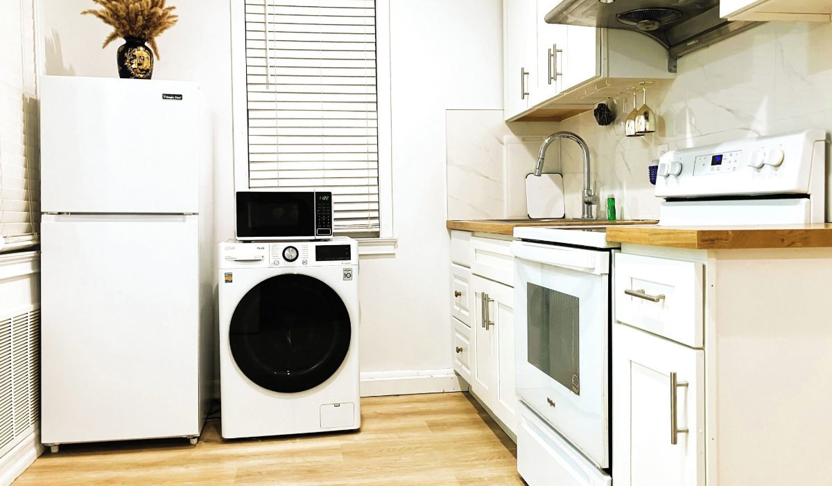 New! Stylish! Comfortable! Main St! Free Parking! (A21) - Photo 6