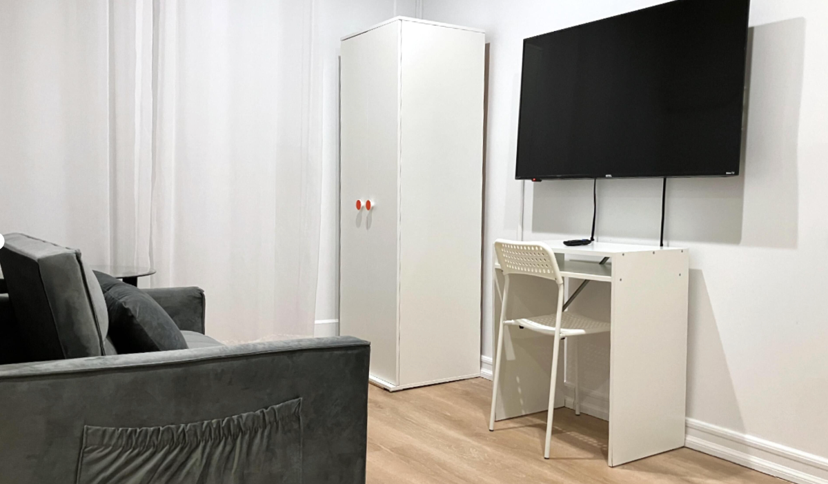 New! Stylish! Comfortable! Main St! Free Parking! (A21) - Photo 8