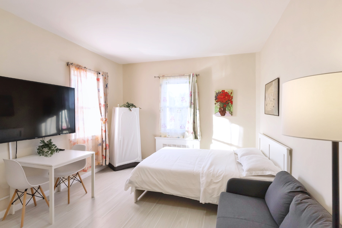 New! Stylish! Comfortable! Main St! Free Parking! (A21) - Photo 1