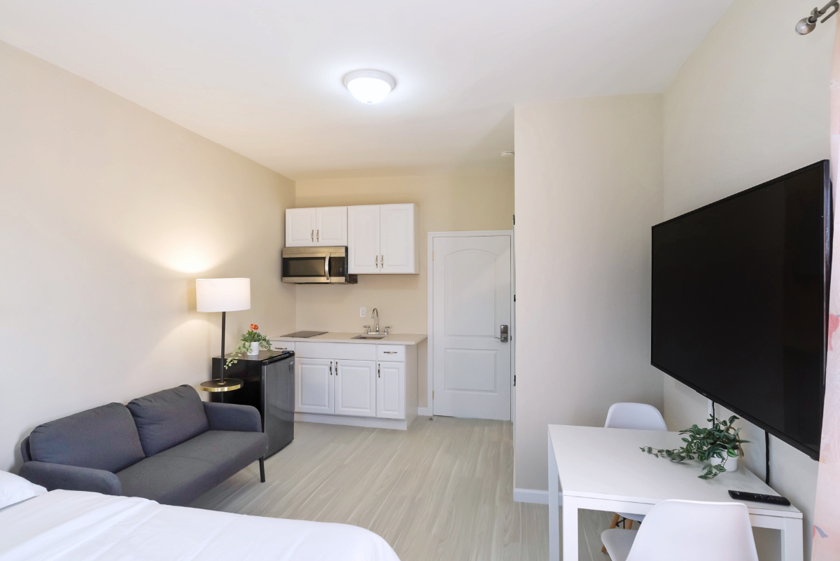 New! Stylish! Comfortable! Main St! Free Parking! (A21) - Photo 2