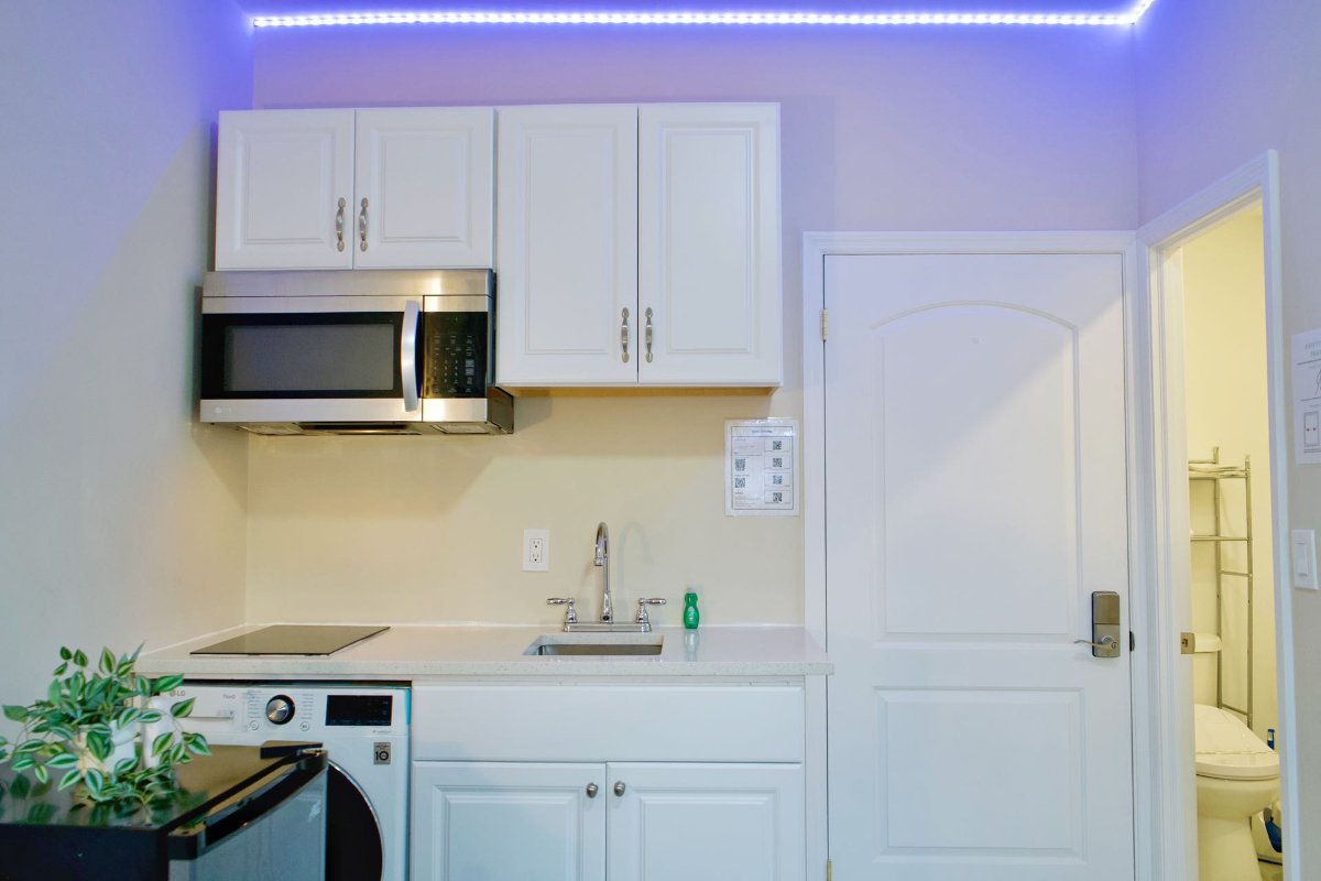 New! Stylish! Comfortable! Main St! Free Parking! (A21) - Photo 5