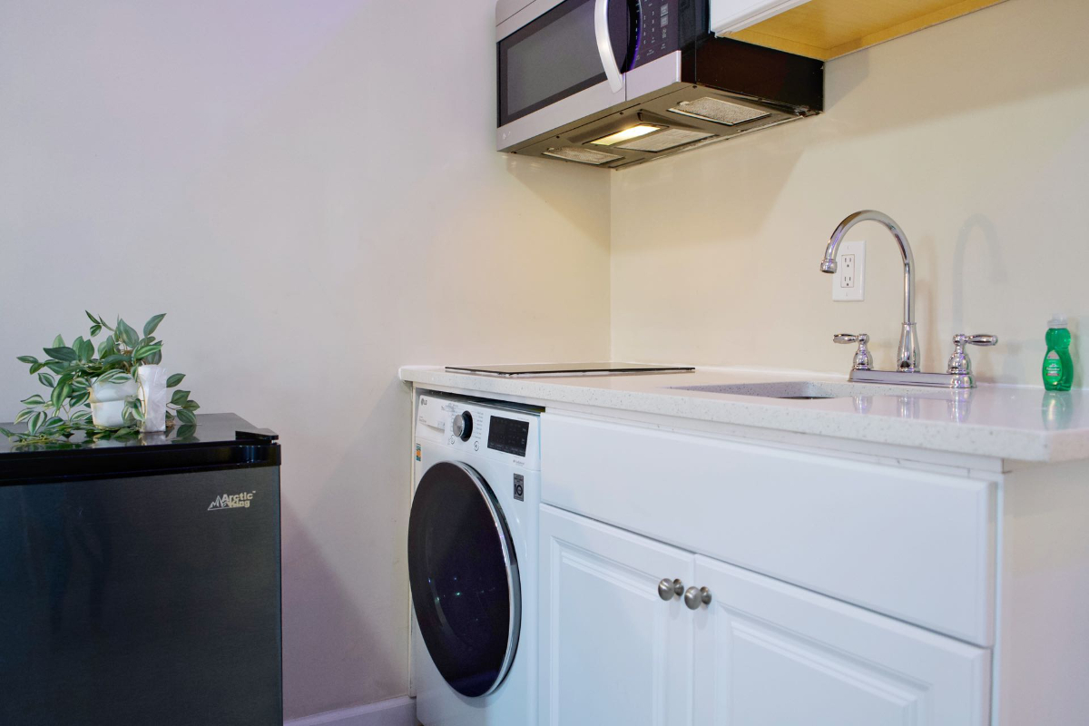 New! Stylish! Comfortable! Main St! Free Parking! (A21) - Photo 6
