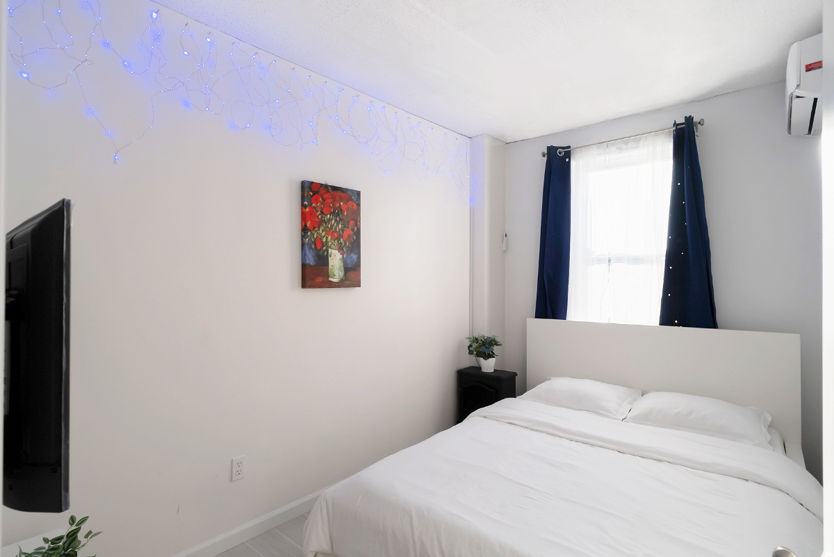 New! Stylish! Comfortable! Main St! Free Parking! (A21) - Photo 3