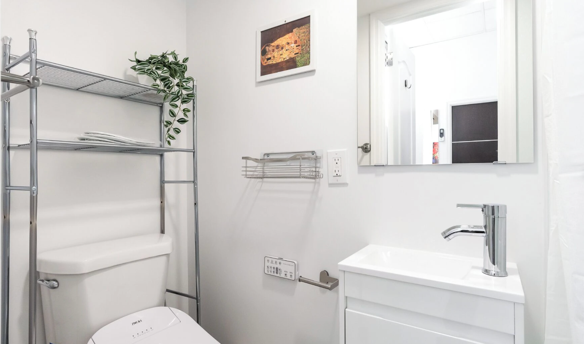 New! Stylish! Comfortable! Main St! Free Parking! (A21) - Photo 3