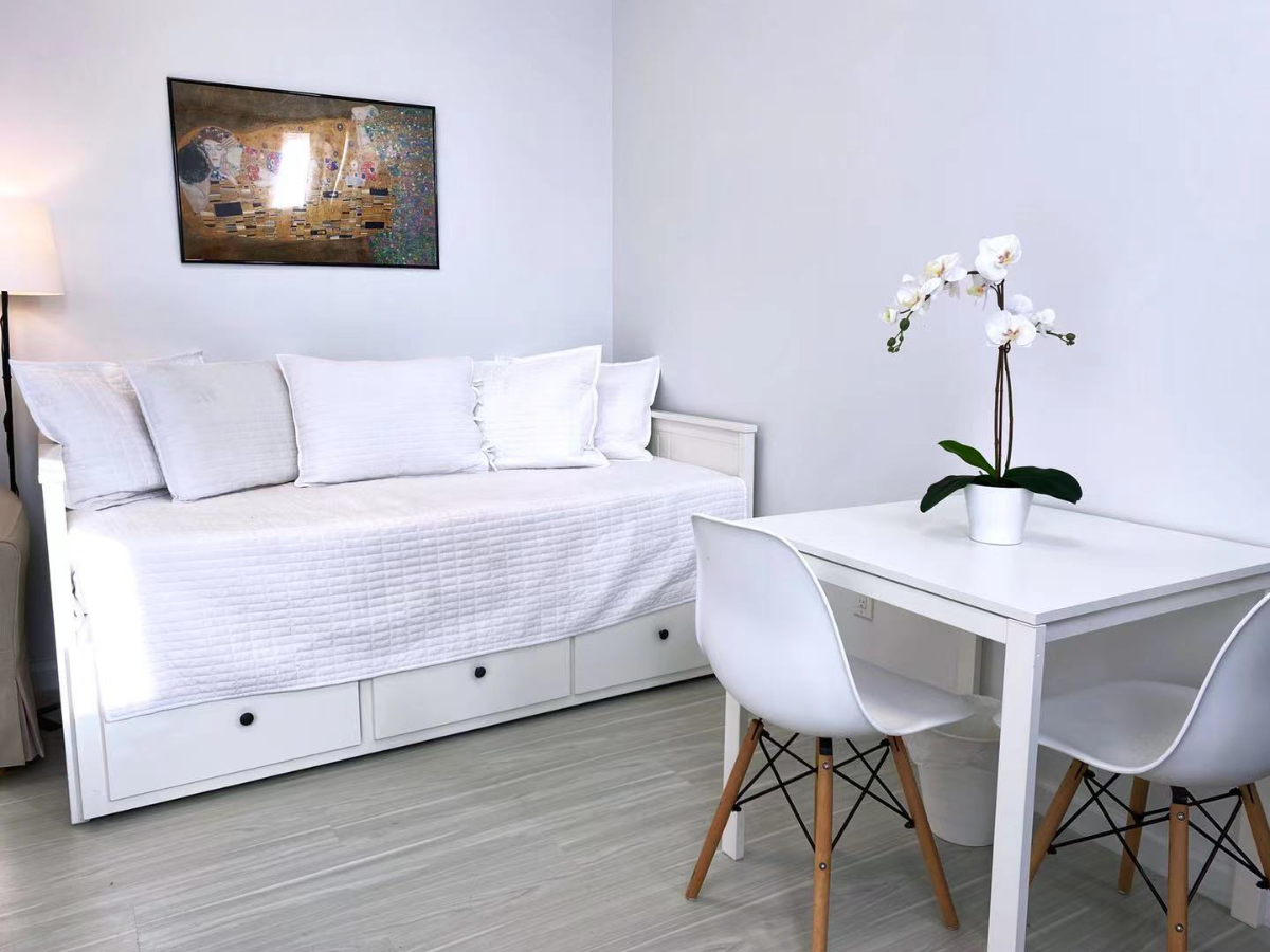 New! Stylish! Comfortable! Main St! Free Parking! (A21) - Photo 10