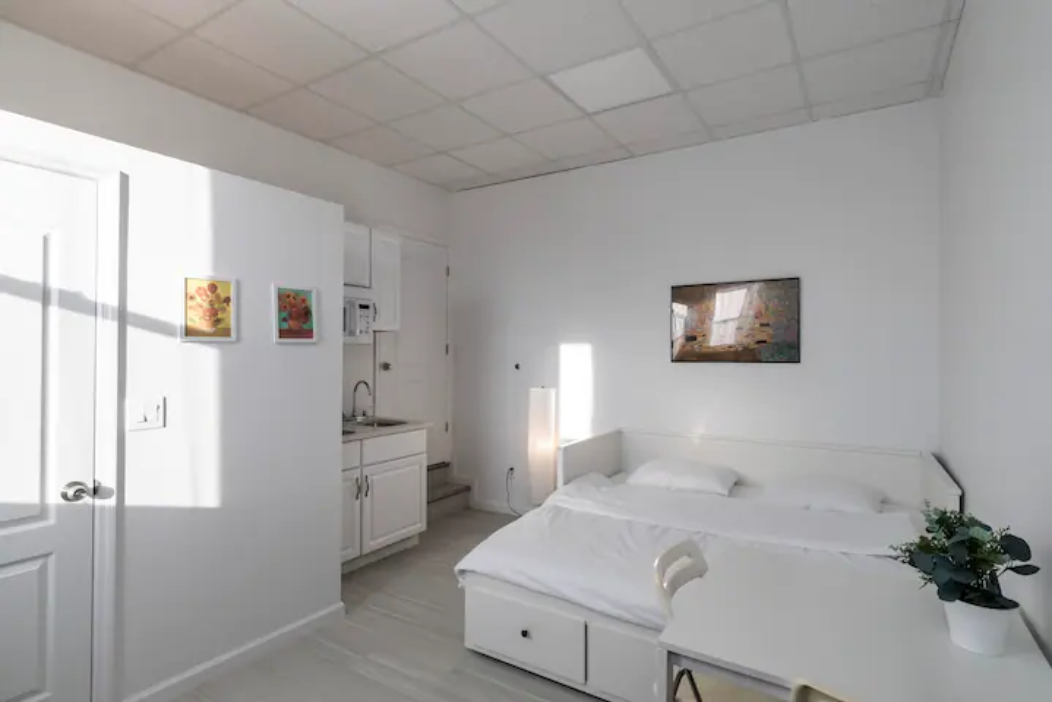 New! Stylish! Comfortable! Main St! Free Parking! (A21) - Photo 11