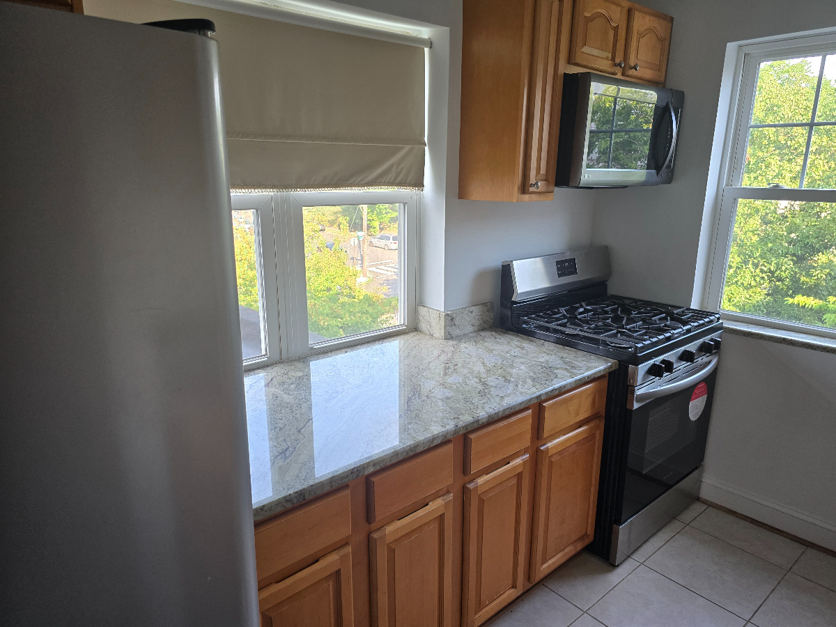Modern Gated ROOM for RENT 2-Bedroom Condo in a Revitalized Neighborhood - Photo 6