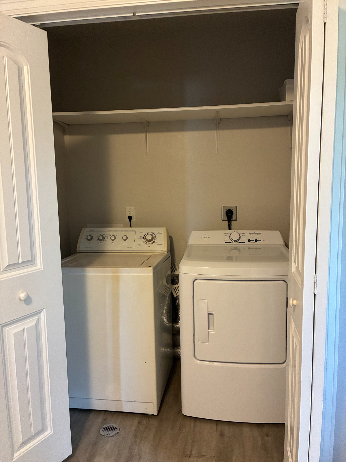 3- Rooms 8th Street House - Photo 4