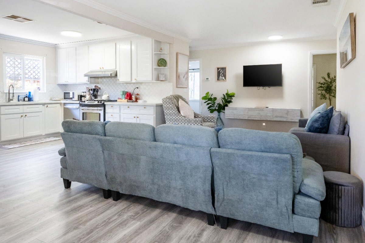 Silicon Valley Corporate Ready Dream Home for Family/Business Stay (4BR/2BA) All Utilities Included - Photo 3