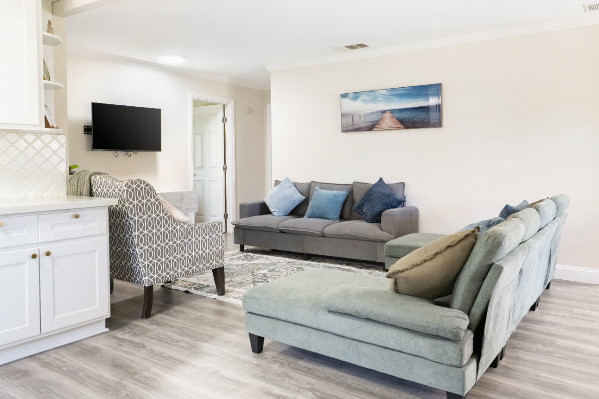 Silicon Valley Corporate Ready Dream Home for Family/Business Stay (4BR/2BA) All Utilities Included - Photo 4