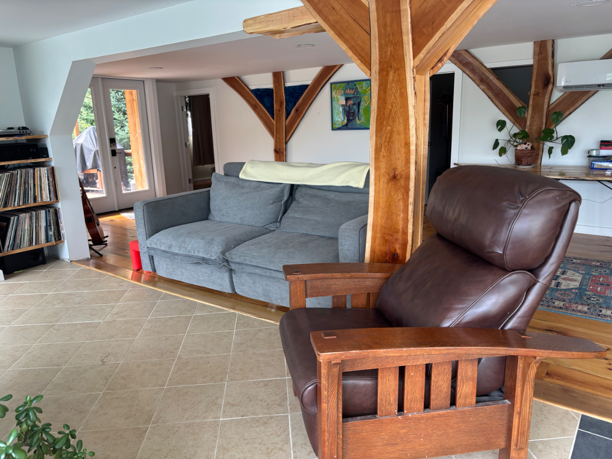 Private 1-Bedroom Furnished Apartment with Beautiful Vermont Views - Photo 2