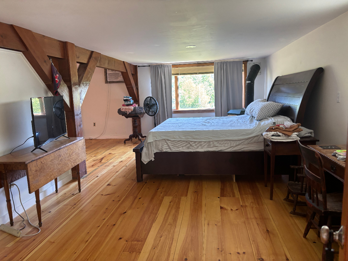 Private 1-Bedroom Furnished Apartment with Beautiful Vermont Views - Photo 4