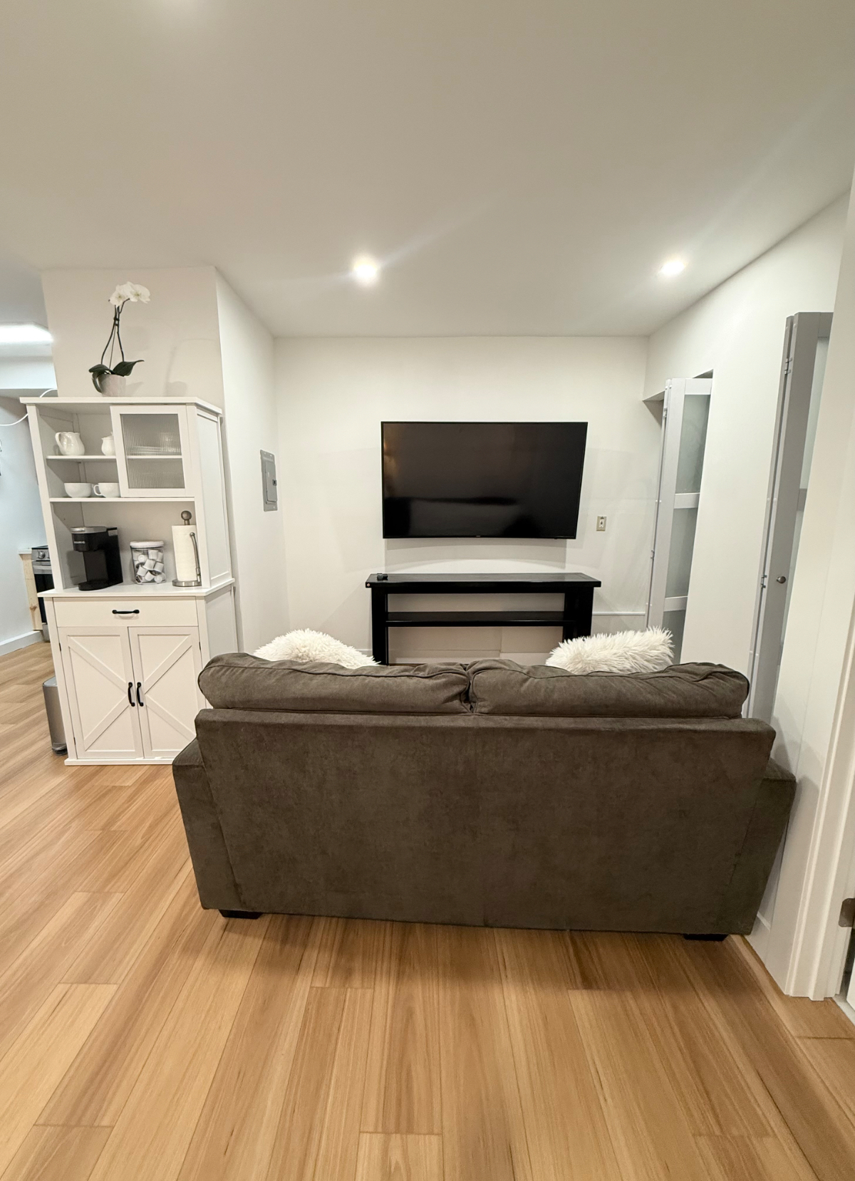 Peaceful Studio Retreat-Private entrance - Photo 4