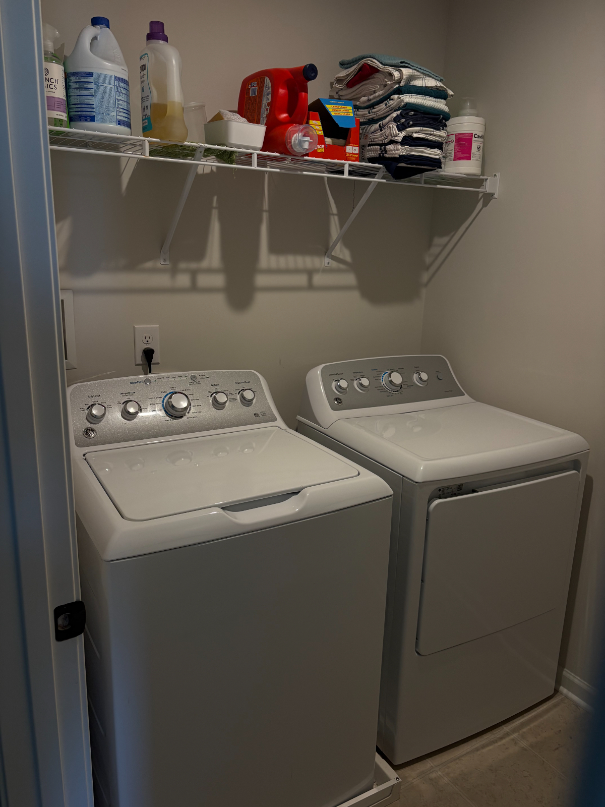 Move-In Ready Private Queen Room with Laundry & Parking - Photo 7