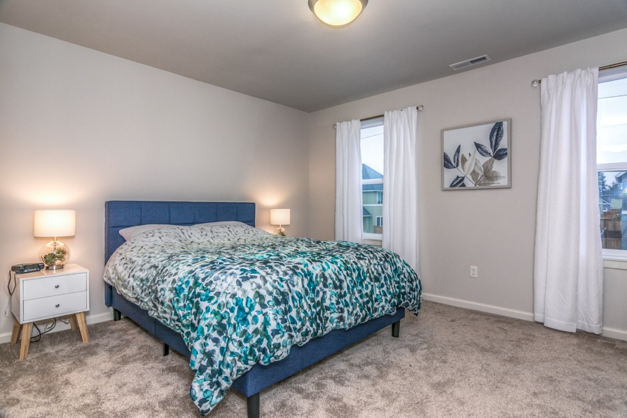 Spacious 3 Bedroom Home, Great Southeast Bend Neighborhood! Furnished Monthly Rental - Photo 5