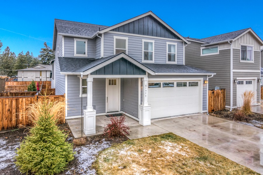 Spacious 3 Bedroom Home, Great Southeast Bend Neighborhood! Furnished Monthly Rental - Photo 1