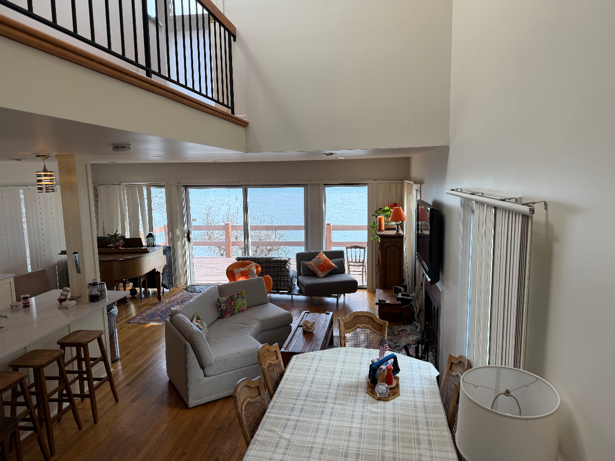 Lovely Lakeside Lodge on Canandaigua Lake- 2.5 miles to Historic Mainstreet - Photo 2