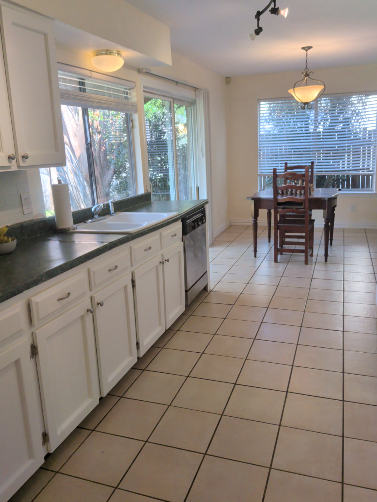 Comfortable Furnished Room with Private Mini-Split in Richardson - Photo 6