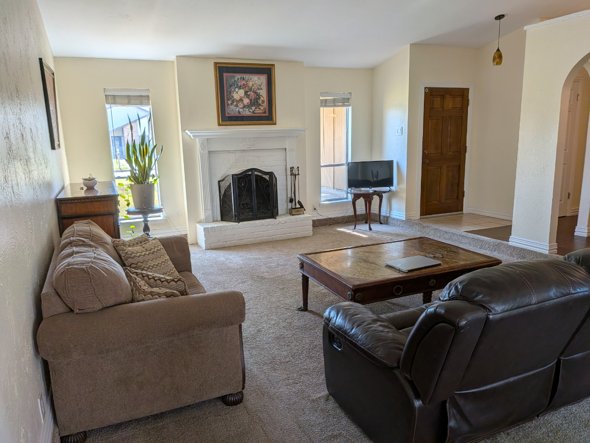 Comfortable Furnished Room with Private Mini-Split in Richardson - Photo 3