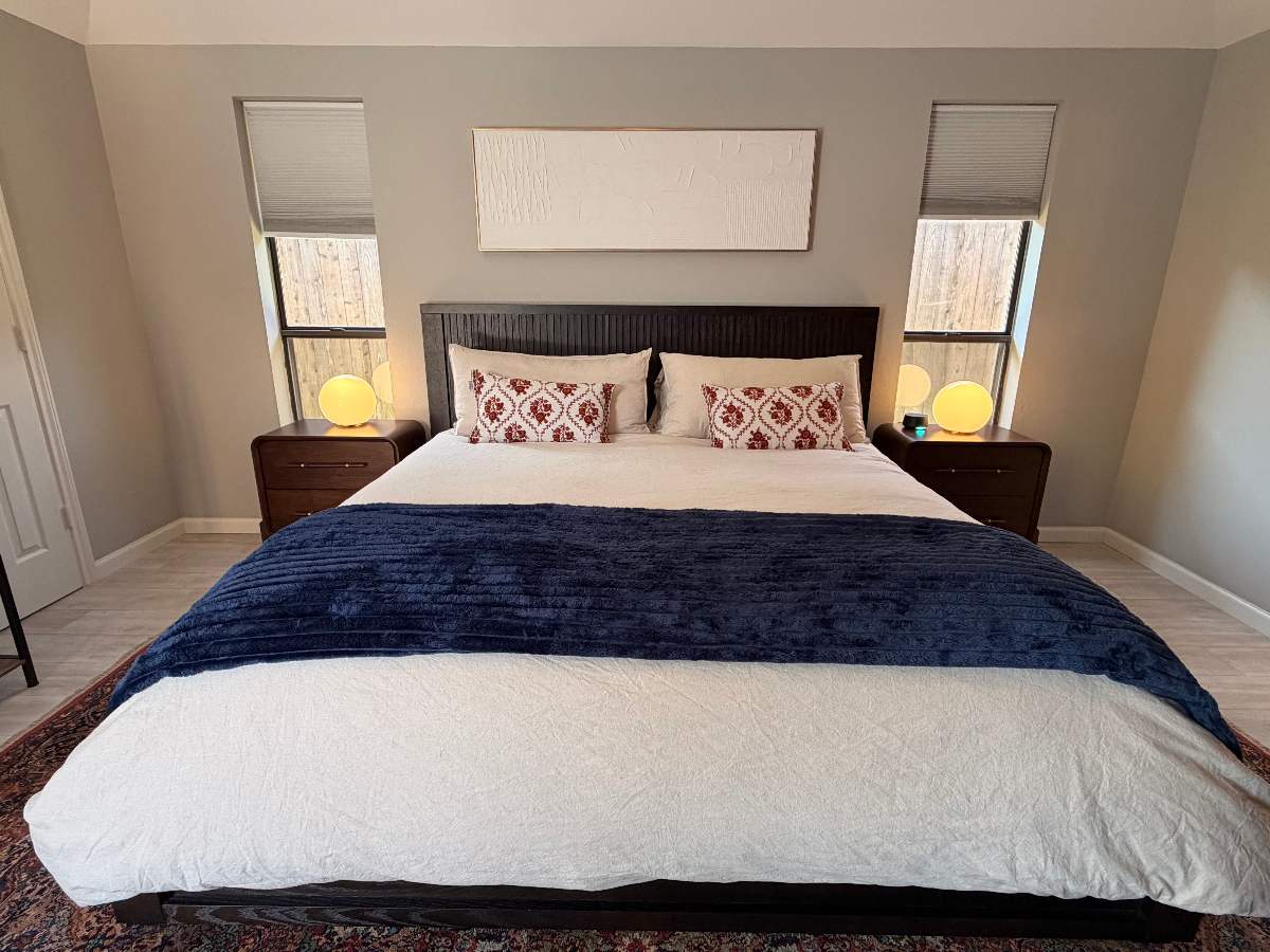 Modern Private Suite | Private Entrance & Bathroom | Patio | Workspace | Near Hospitals - Photo 1