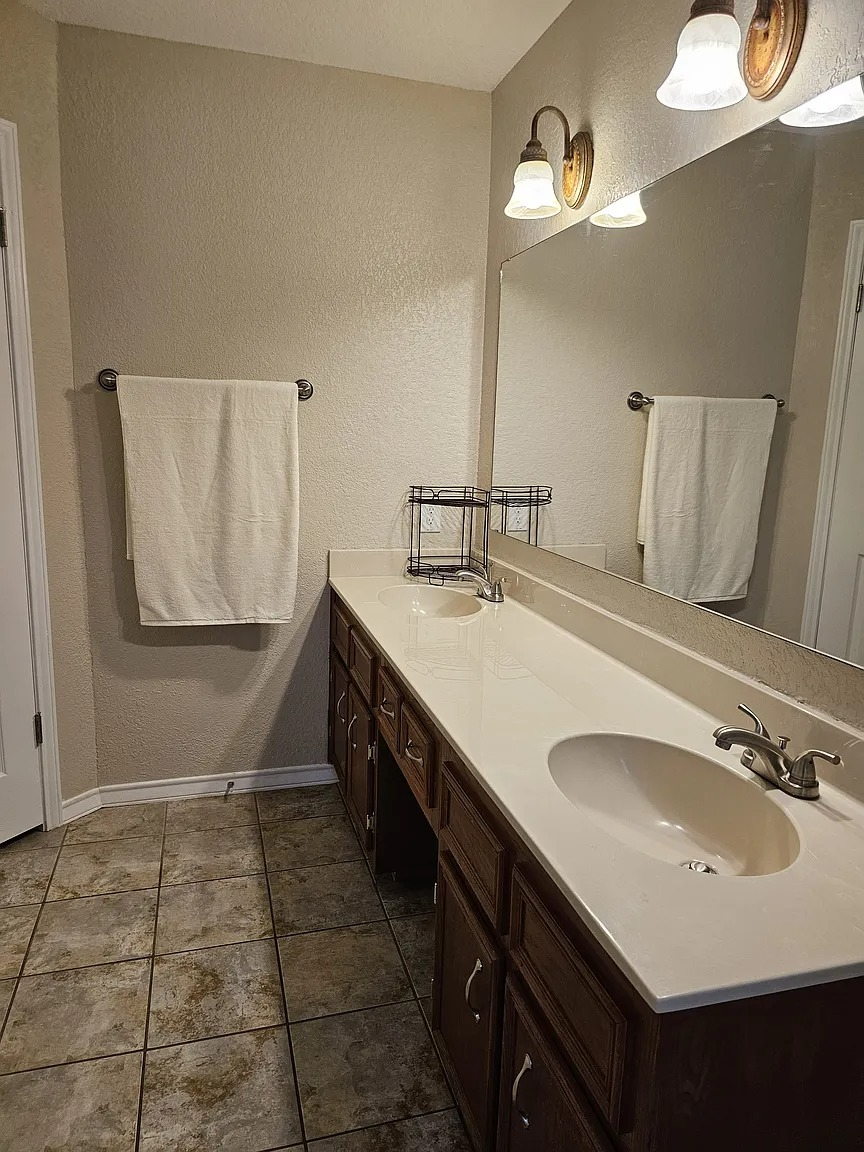Fully Furnished 3BR Home Near Fort Hood | Utilities Included | Home Office - Photo 9